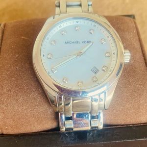 MIcheal Kors Mother of Pearl MK 5325 wrist watch for women